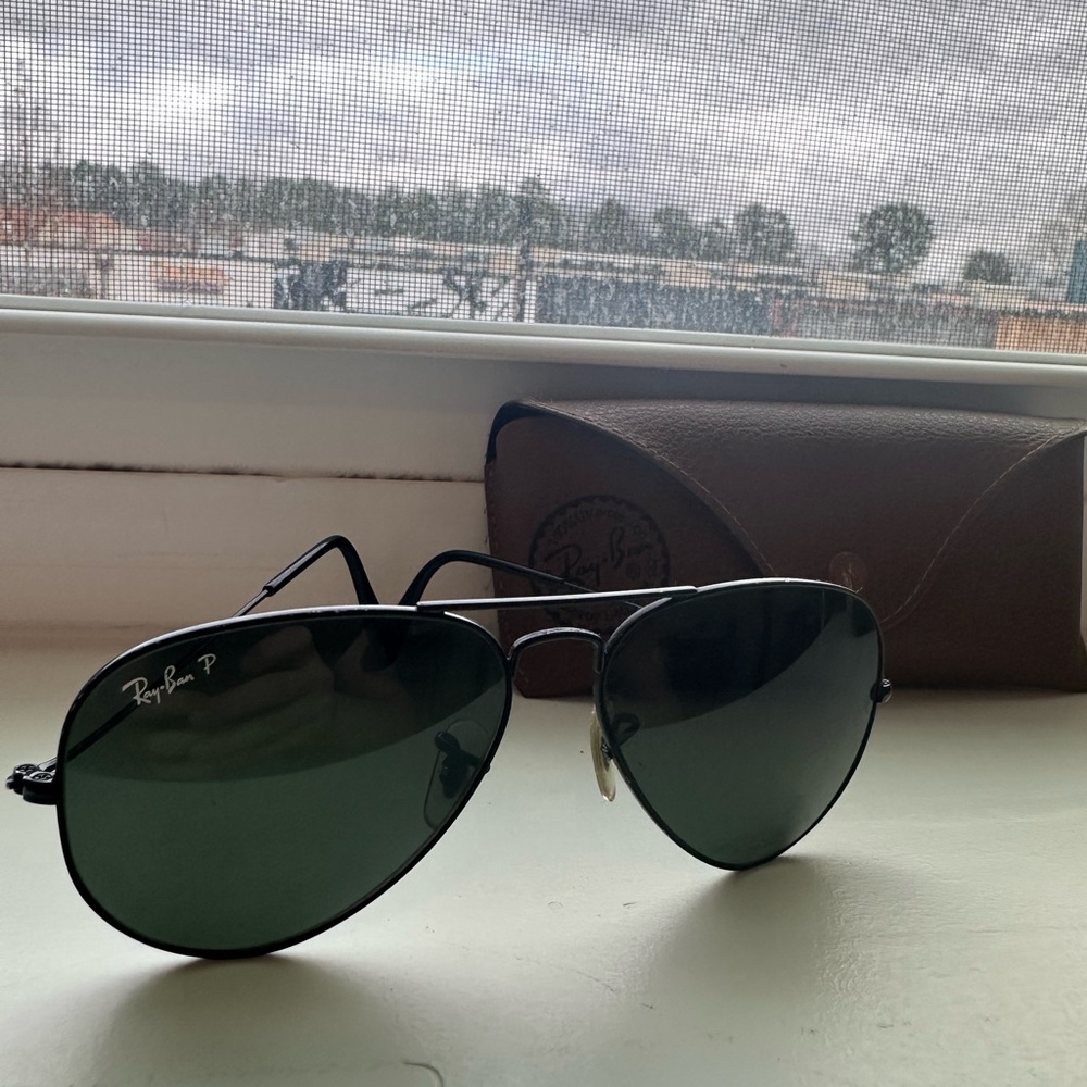 Ray-Ban Black Aviator Sunglasses